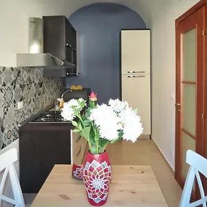 https://donna-lucia-2.sicilyhotelsitaly.net